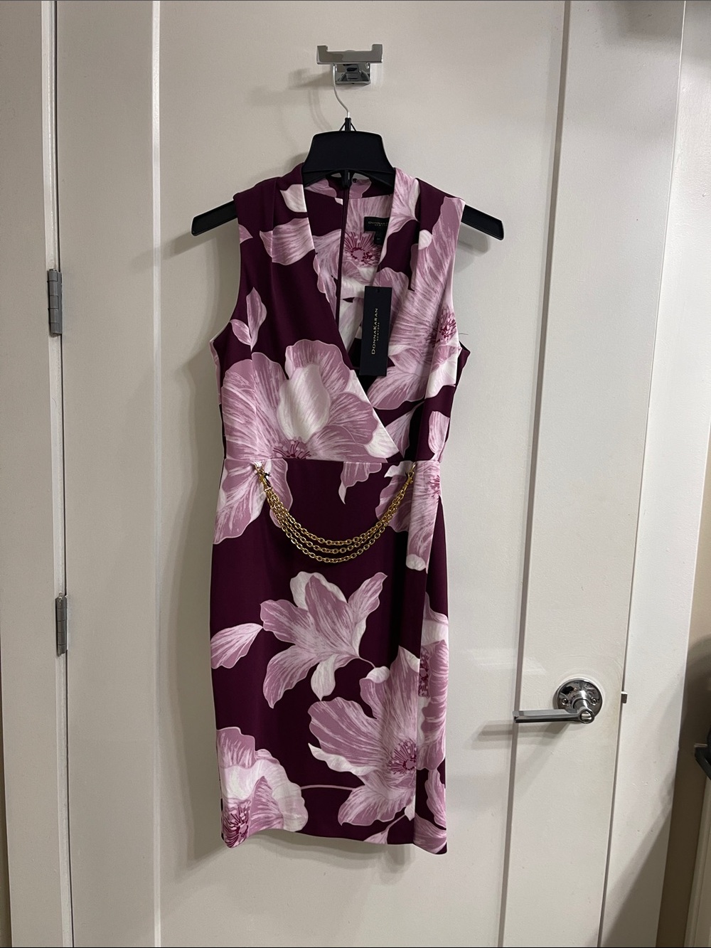 Donna KSleeveless Floral Sheath Dress in Wine and Blush